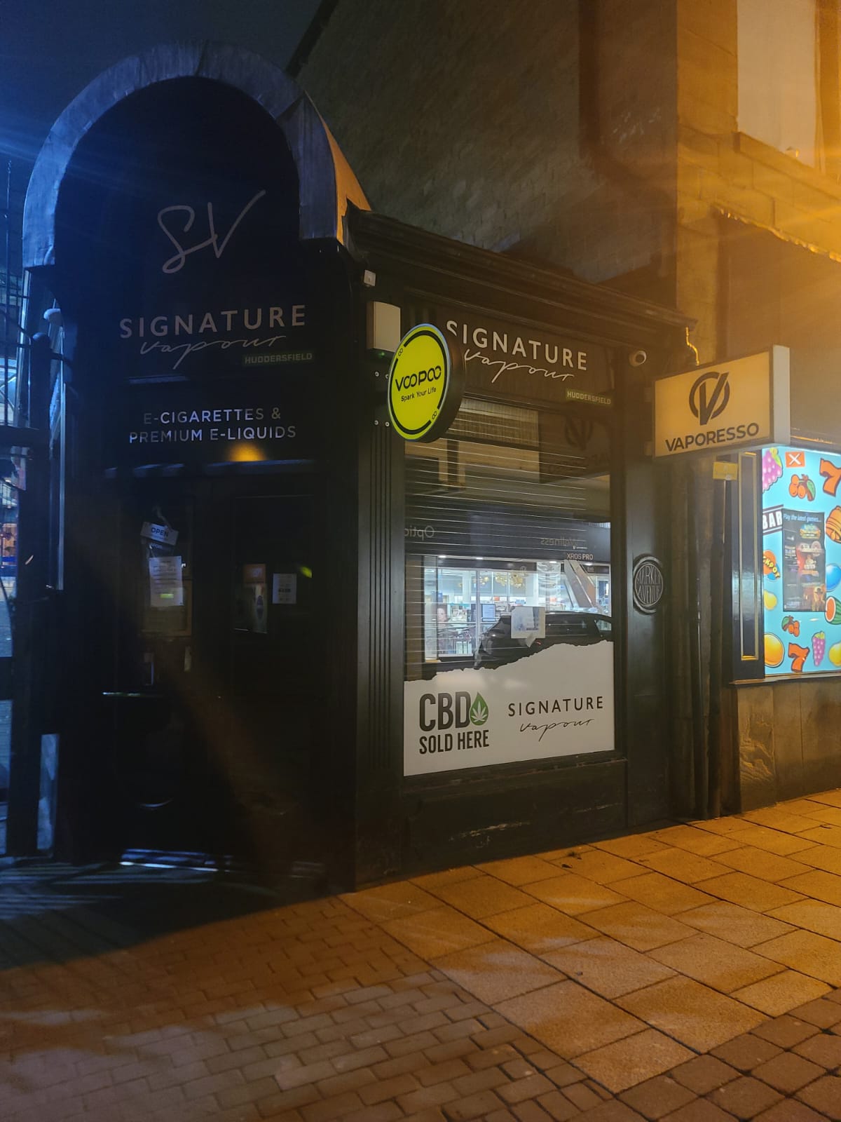 500mm Round LED Projecting Light Box – Double Sided Outdoor Shop Sign Available in Black & White Color